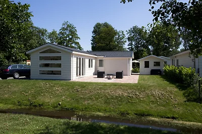 Leuk chalet vlakbij de golfbaan op een...