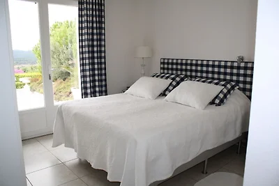 Moderna villa con piscina privata a Camplong