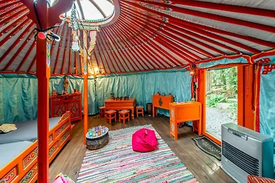 Lebhaftes Ferienhaus mit Garten