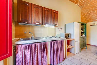 Agriturismo con piscina in comune vicino al...