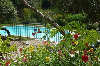 Moderna villa con piscina privata a Roquebrun