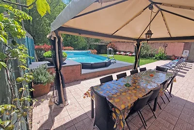 Ruim vakantiehuis met privézwembad