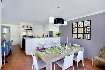 Geräumige Villa in Cavalaire-sur-Mer für 8...