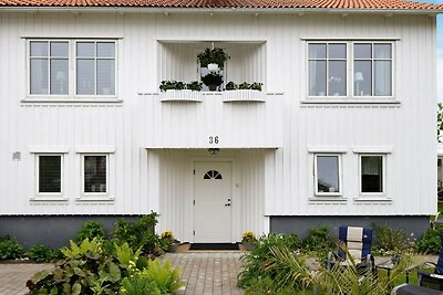 2 person holiday home in LYSEKIL