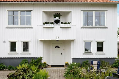 2 persone case ad LYSEKIL