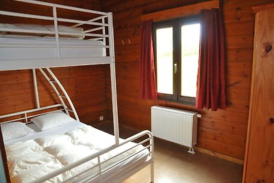 Gemütliches Ferienhaus in Hour mit Sauna