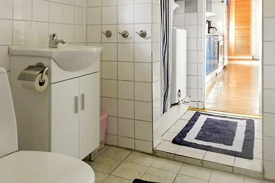 7 persone case ad LYSEKIL