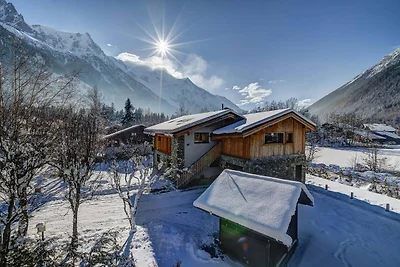 Chic & Spacious Chalet with Hot Tub & Sauna