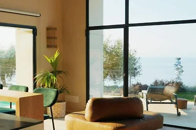 Villa mit privatem Pool und Meerblick