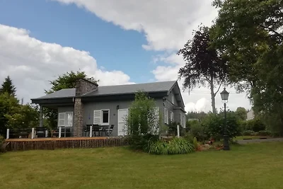 Ruhiges Chalet in Transinne mit Terrasse