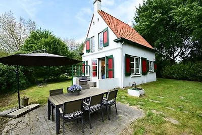 Quintessential holiday home in Ouddorp with...