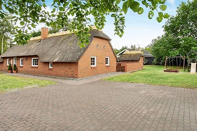 12 Personen Ferienhaus in Væggerløse