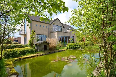 Deliziosa villa a Sourbrodt con piscina