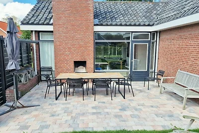 (DJ130) mit großem Garten