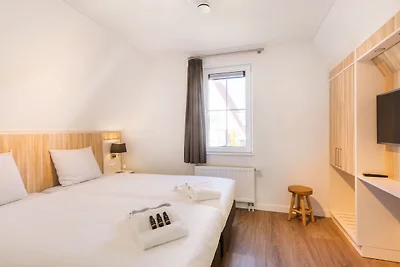 Stattliche Luxusvilla mit 2 Badezimmern, 1 km...