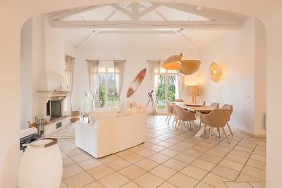 Geräumige Villa mit Pool und Klimaanlage für ...