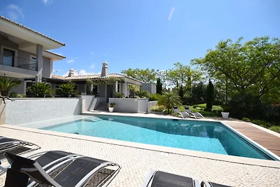 Villa moderna con piscina vicino a Carvoeiro