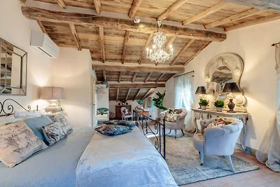 Villa in Tuscany with Infinity Pool and Views