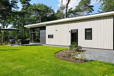 Modernes Chalet mit Smart TV, direkt am Wald