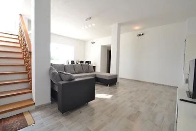 Attraente casa vacanze a Zara con piscina...