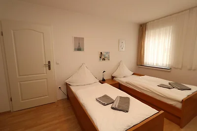 Zentrales Apartment in Messenähe