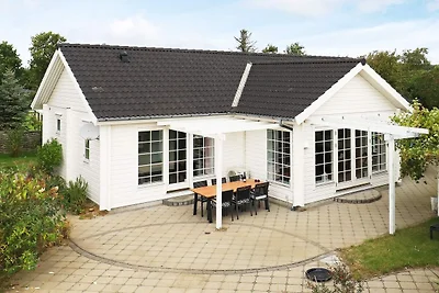 6 Personen Ferienhaus in Millinge