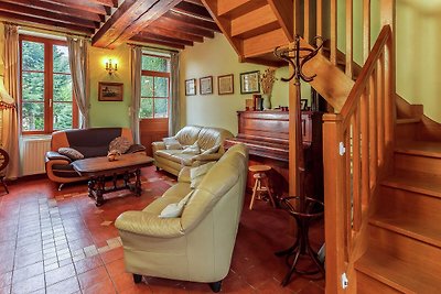 Authentic Burgundy holiday home with plenty o...