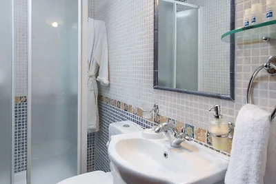 Bella casa vacanze a Charaki vicino alla...