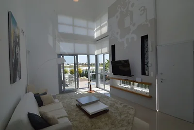 Moderne Villa mit privatem Pool