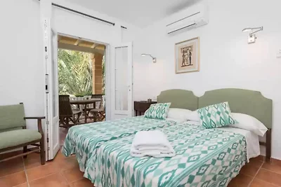 Villa Herdain - Ferienhaus Mit Privatem Pool