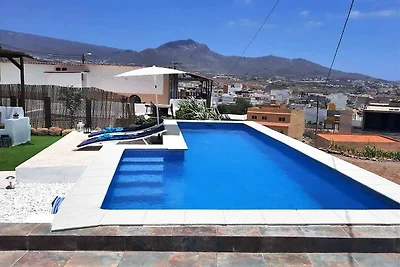 Casa Héctor, con piscina privata climatizzata...