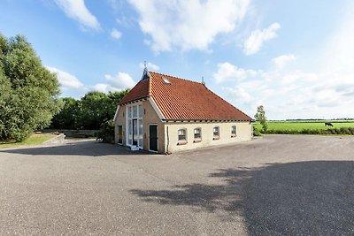 Moderne Wellness-Lodge mit Sauna im...