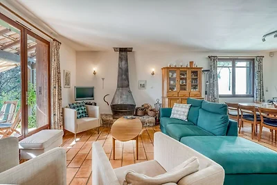 Villa in collina su terreno privato con vista