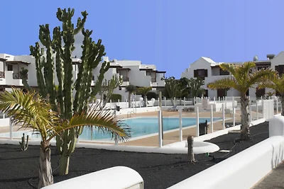 Luxus-Ferienhaus in Playa Blanca mit Pool