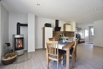 Schönes Ferienhaus in Barnekow mit Kamin