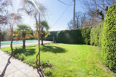 Bella villa con piscina a Sigoulès