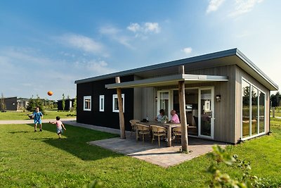 Einladendes Ferienhaus mit Garten