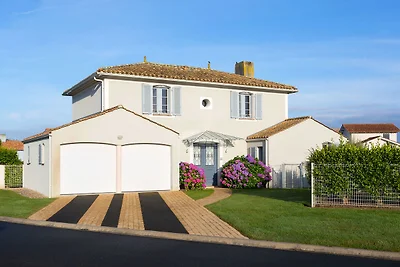 Geräumige Villa mit privatem Pool