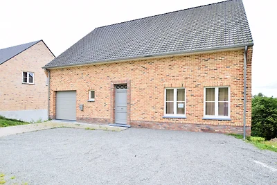 Ferienhaus in Hastiטre mit Terrasse