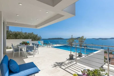 Luxury villa Fleur with pool