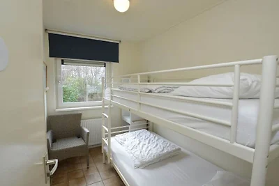 Bungalow in Den Burg met zwembad