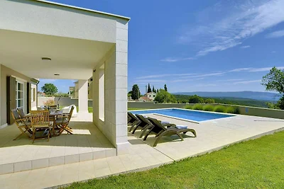 Moderna Villa Histria con piscina e vista
