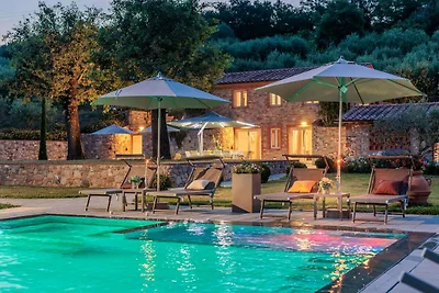 Moderne Toscaanse villa met privézwembad