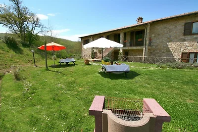 Caratteristico agriturismo a Passignano con...