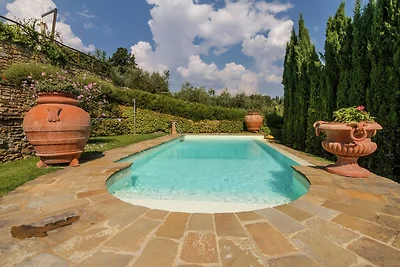 Noble Villa in Cortona mit Swimmingpool