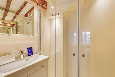 2BDR/5P appartement au centre de Paris in dow...