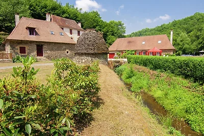 Casa vacanze vicino al fiume con piscina