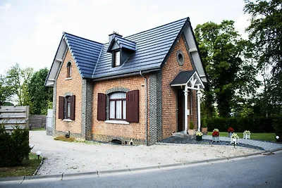 Luxuriöses Haus mit Whirlwanne und Sauna