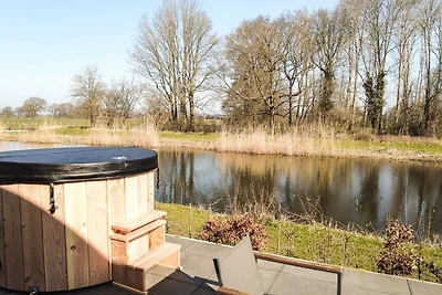 Chalet mit holzbefeuertem Whirlpool in Zuna