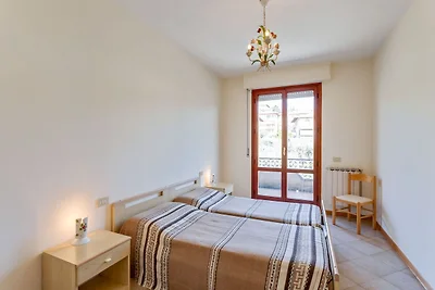 Elegante Wohnung mit Swimmingpool und Fitness...